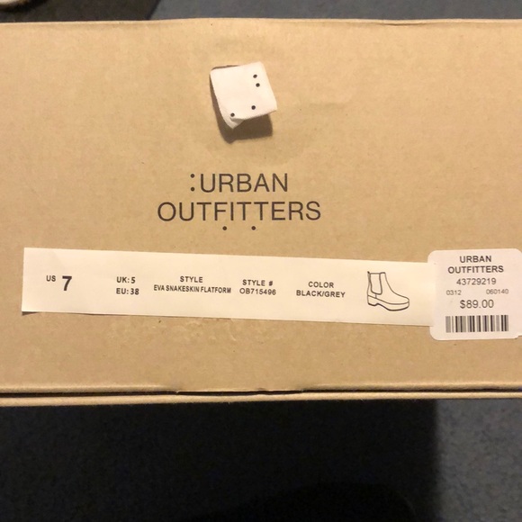 **SOLD** Urban Outfitters Snakeskin Platform Boots - Picture 10 of 10